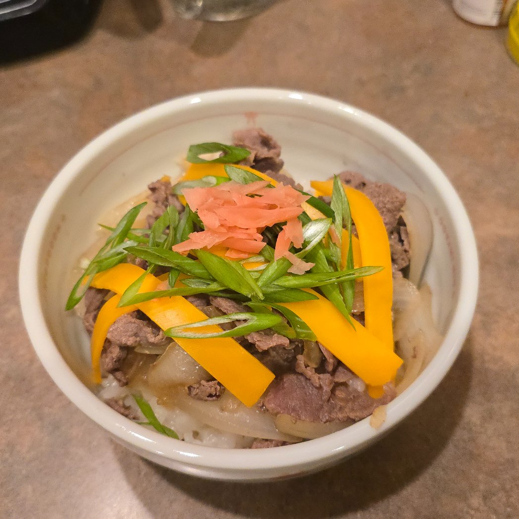 PFish1000's tweet photo. @shiroganenoel 
When I was in Japan I went to Yoshinoya as part of your collab, fell in love with gyudon. I now like it as much as Dancho
There is none where I live so I make my own &amp; finally have something worthy to post
@Yoshinoya @yoshinoyagyudon Please open in Michigan🙏 https://t.co/O9b10kKWYy