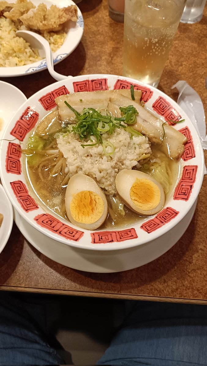camp792249's tweet photo. 噂のバミ朗食べた🍜
甘み強めで結構好み🍜
マシ盛にしたのだけど
モヤシ量はぎもん🍜
#らーめん
#うまーみん　
#バミ朗 https://t.co/RSMgi2eyQ5