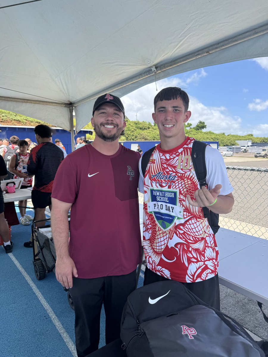 Keola_S27's tweet photo. Thank you @CoachHartnett43 and @CoachAnguayCWU for taking time to talk today. Feeling blessed by the opportunities ahead and thankful for today’s showcase.  Thank you @808ProDay and all of the volunteers and people that made today possible. #GodFirst #GodsGlory https://t.co/ugkAgw6MVh