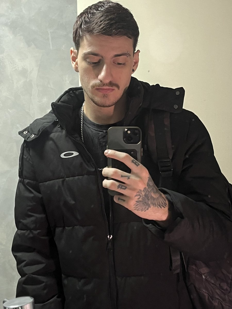 spin3lli19's tweet photo. Esse frio paulista🥶 https://t.co/HpaFc3z9qY