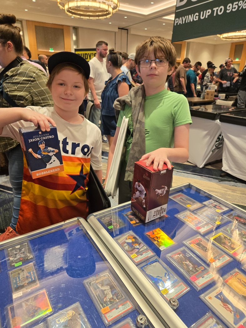 ConroeCardShow's tweet photo. What a crazy busy day today at the Conroe Sports Cards &amp; Collectibles Show ! We enjoyed seeing everyone! Stop by tomorrow for day 2! https://t.co/EsTQAYCeSa