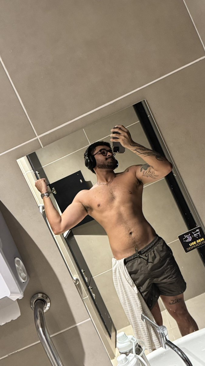 _rfael_'s tweet photo. Vindo ai 🔥 https://t.co/Z3n50ckBpW