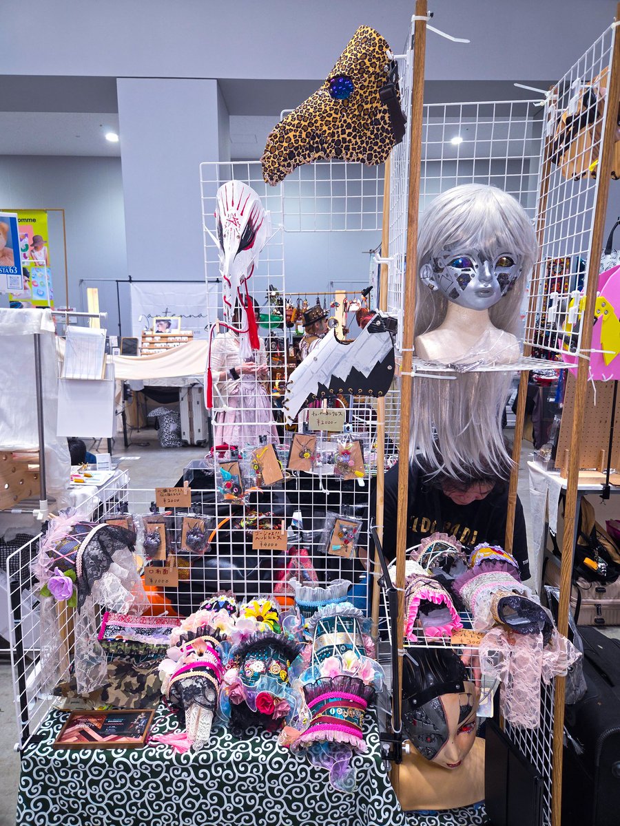 suiden13's tweet photo. 設置完了いたしました！

日にち︰5月24日(日)
お名前︰異界屋粋伝
場所︰南4階 P-75

 #デザフェス63  #デザフェス
にて、お待ちしております。

パフォーマンスステージが近いので、多分踊り狂ってると思います。 https://t.co/DGGhe0W6ND