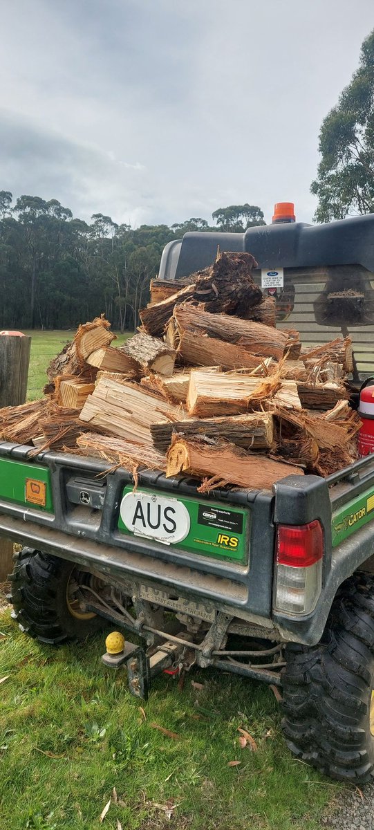 PaulDonGipps's tweet photo. First load split and ready to stack.
#StrzeleckiRanges https://t.co/trxZHzR1nd