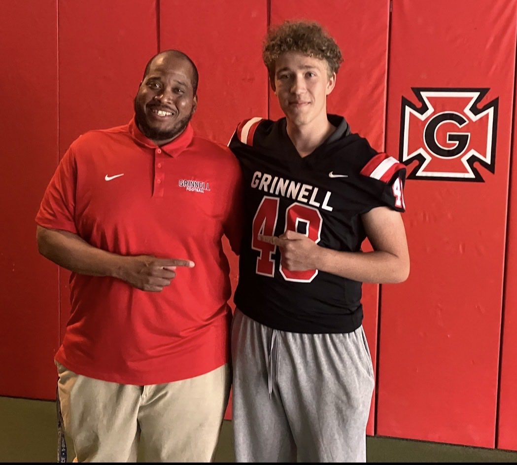 R_Traille's tweet photo. Thank you to Grinnell coaches for an amazing visit. I had a great time exploring the facilities and hearing about the program! 

@CoachBlalock44 @HFCBarnes @CoachGrande28 @yhsfootball2k16 @carljfred @Grinnell_FB https://t.co/r4d1Mijx9g