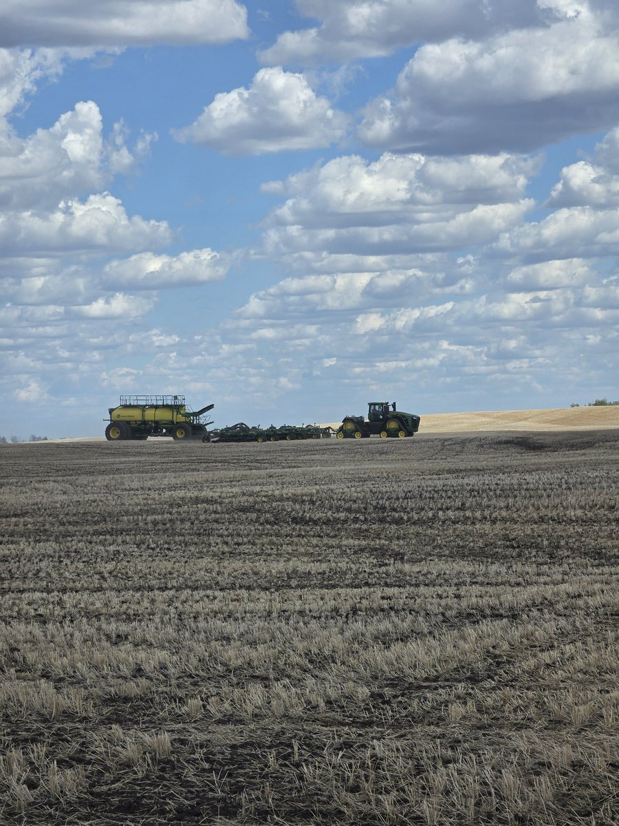 deere runner tweet media