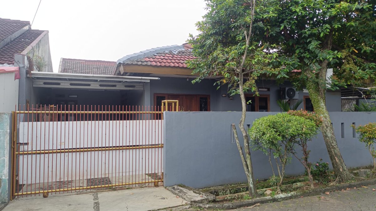 atesari_'s tweet photo. Bismillah
JUAL RUMAH CEPAT
📍BUKIT NUSA INDAH, CIPUTAT

Luas Tanah 240 m2
Luas Bangunan 80 m2
3 Kamar Tidur
2 Kamad Mandi
Taman Depan
Garasi
Ada SHM

💰 3M (boleh nego)

Mau tanya2 langsung DM aja, makasih🙏 https://t.co/RIhrQ5wKXC