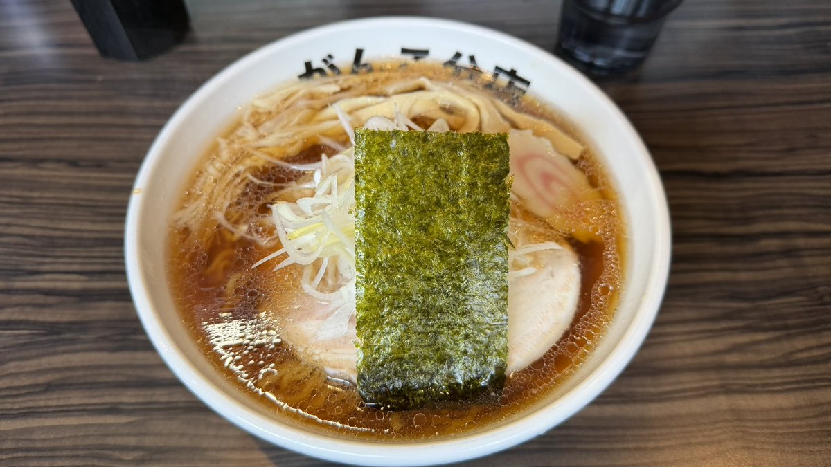 15tetsu's tweet photo. ラーメンラン。15km走って辿り着いた先はがんこラーメン@コピオ相模原。2杯頂いてもたぶんカロリーゼロ。家元の弟さんである一条修さんとは宮下本町にお店があった頃から彼此20年お世話になってます。「そりゃお互い歳をとるわけだ」と修さん。いつまでもお元気で美味しいラーメンをお願いいたします。 https://t.co/gaRaW0YKAW