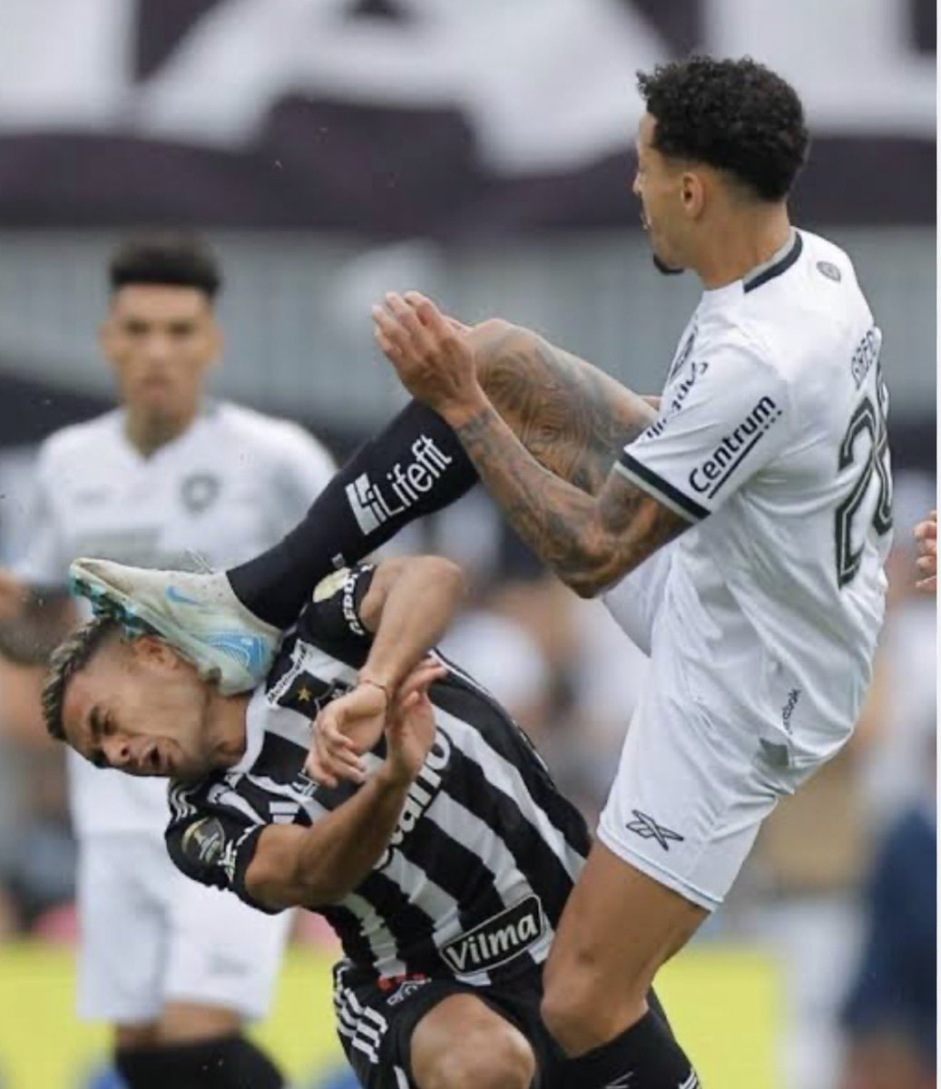raiam700's tweet photo. Ganhar jogo grande com um jogador a menos?

Desculpa, Flamengo. Isso é coisa de time grande. 

De time que ganhou do PSG… https://t.co/p3W8nhfqCu