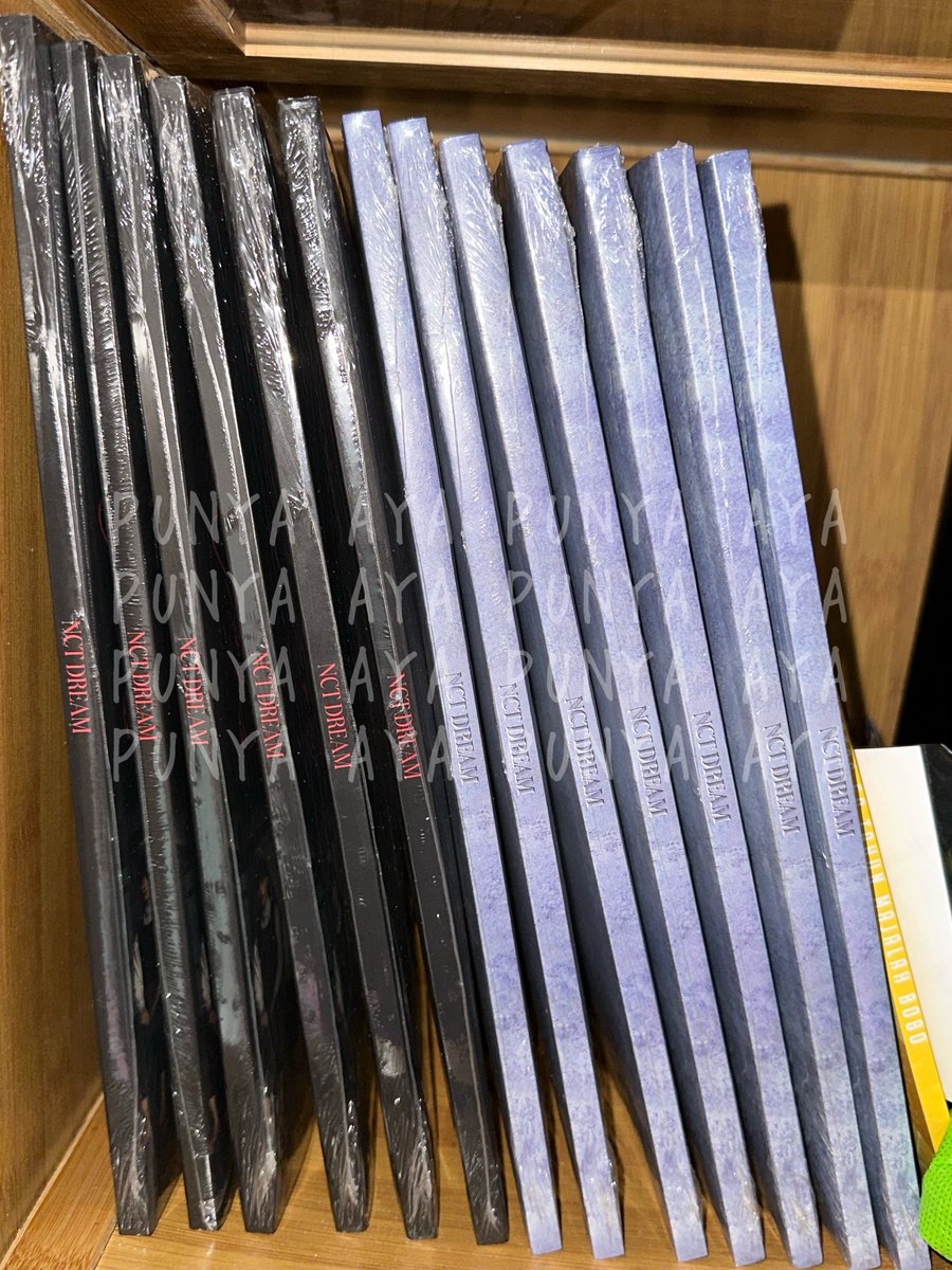 vzous's tweet photo. WTS ALBUM SEALED

NCT 127 Walk (Poster Vers) + BENE
NCT 127 Fact Check (Storage Version) 
NCT DREAM - DREAM( )SCAPE ALBUM (Photobook Vers) + BENE DYANDRA PC https://t.co/ITsSrK5yLn