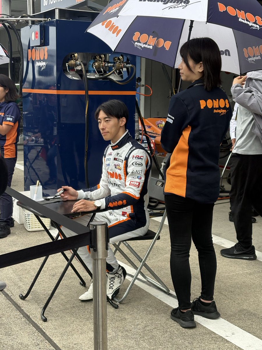 slj9689's tweet photo. あら…髪がスッキリしてる蓮さん
#SFormula #SFフォトコンテスト https://t.co/vtdhPlJIdz