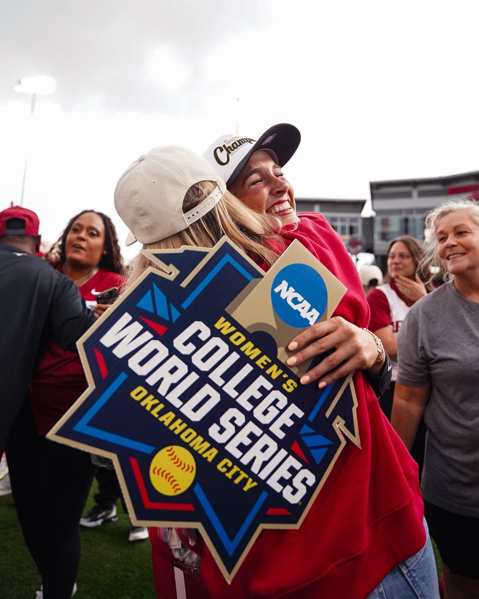 RazorbackSB's tweet photo. Vibes are HIGH in Fayetteville 🤩 https://t.co/ijinw2QZvg