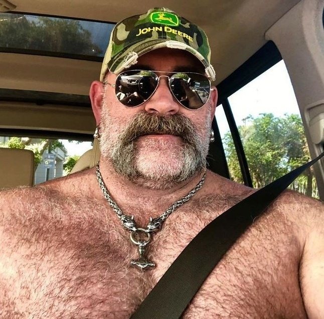 DonMarioz5gk's tweet photo. Iré dejando mis personajes aquí para #sexrol)
Don Mario, gordo camionero, viejo come p*t@s https://t.co/FOwPC5TiVj