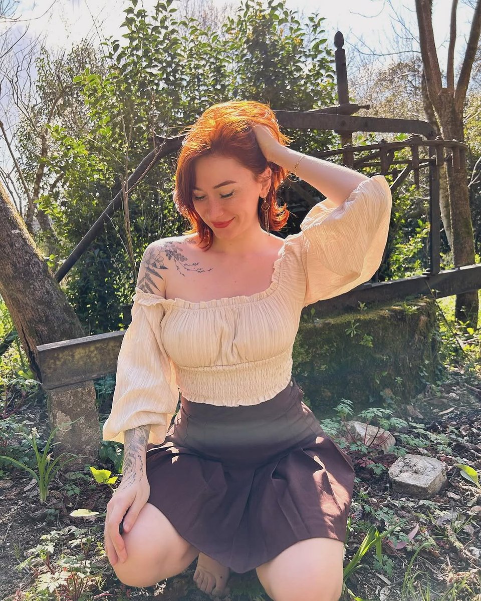 Dollfacedrip's tweet photo. This property use to be a low key wedding venue years ago, and they added features everywhere to make it look old fashioned and cool,and now that everything is mossy it is pretty cool😏🧡 https://t.co/OfyW2MI4Ji