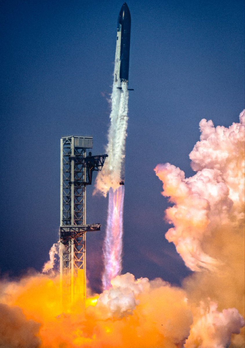 teslaownersSV's tweet photo. This shot is insane 🤯
Starship will take us to Mars https://t.co/eIkJXspy1e
