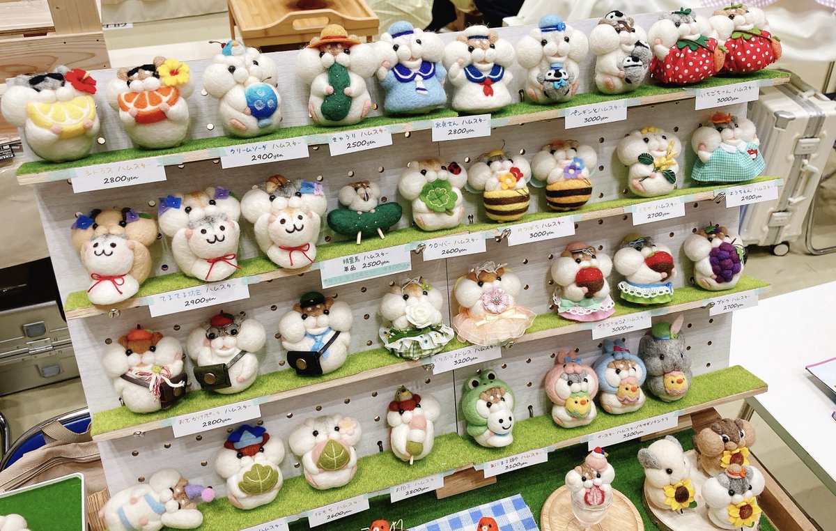 yuto_craft's tweet photo. デザインフェスタ開場しました！
本日も西館4階【N-117】にてお待ちしております🍱🐹✨

#デザフェス #デザフェス63 #羊毛フェルト #ハムスター https://t.co/hY6qd4Zb4u