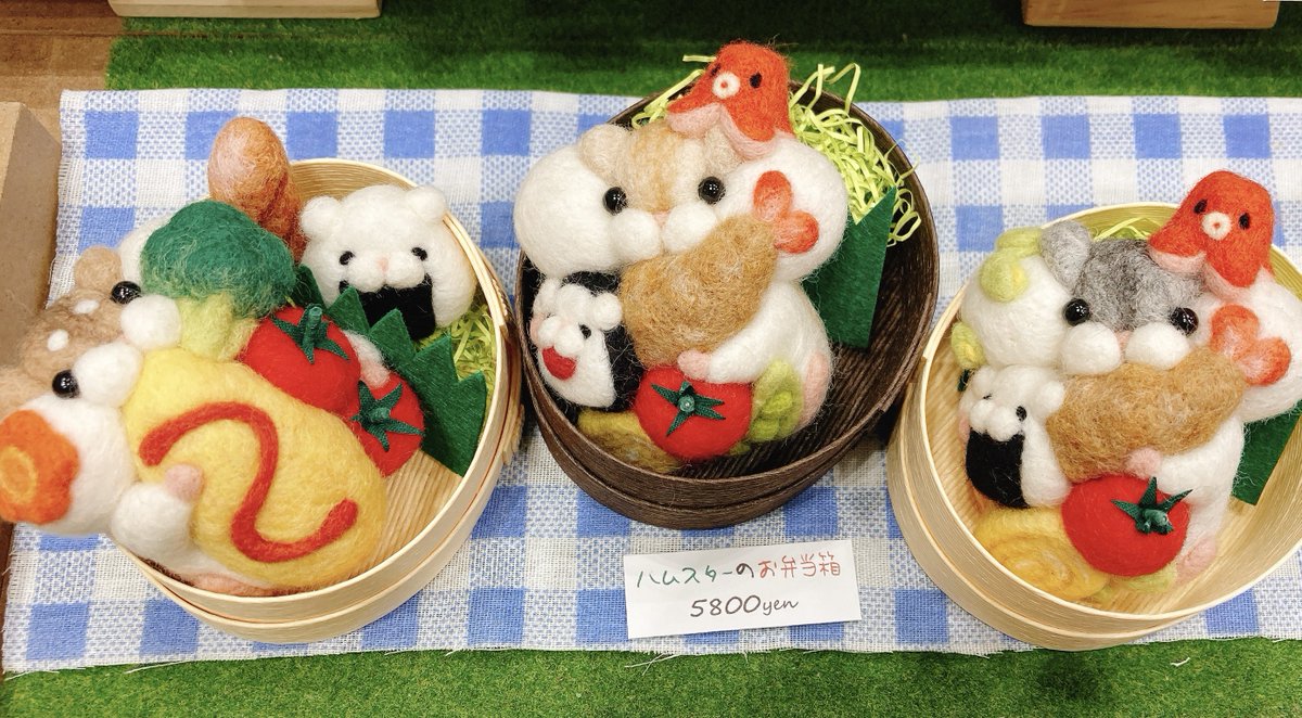 yuto_craft's tweet photo. デザインフェスタ開場しました！
本日も西館4階【N-117】にてお待ちしております🍱🐹✨

#デザフェス #デザフェス63 #羊毛フェルト #ハムスター https://t.co/hY6qd4Zb4u