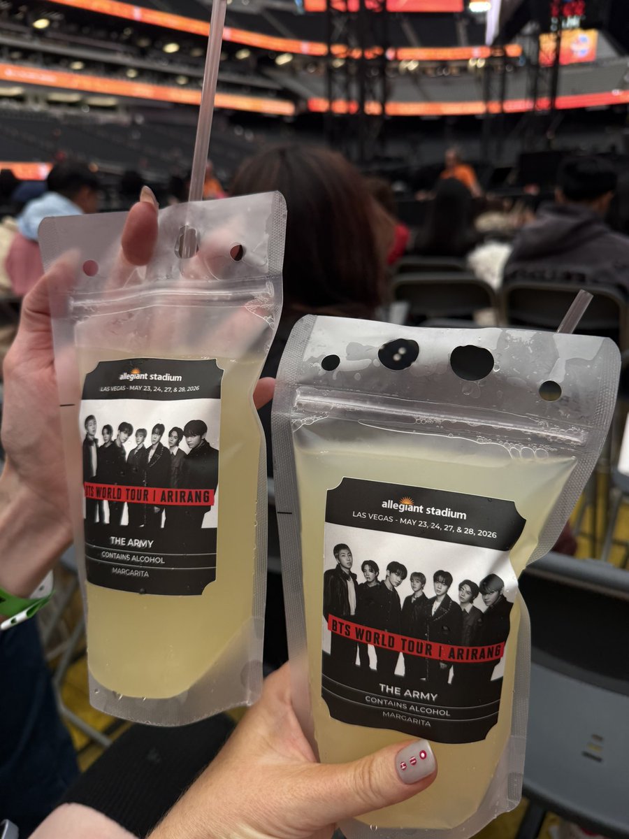 ali⁷ 🪭is seeing bts in vegas tweet media