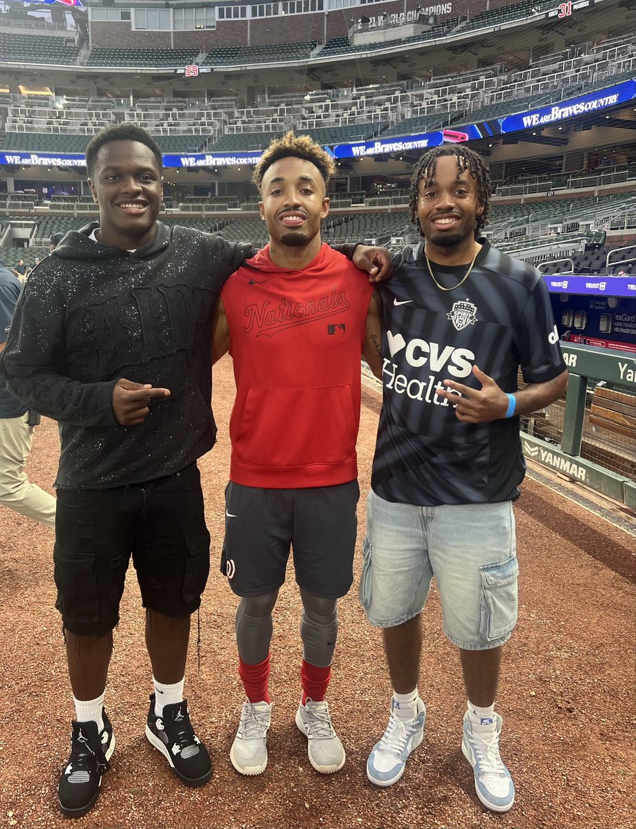 KevinHughesJr_'s tweet photo. Family time at the ball park can’t ask for much more.  #FamilyFirst @Diamonds_Nas23 @Jay_Nunez_28 @MoneyyyMikeee https://t.co/AAhCpujsby