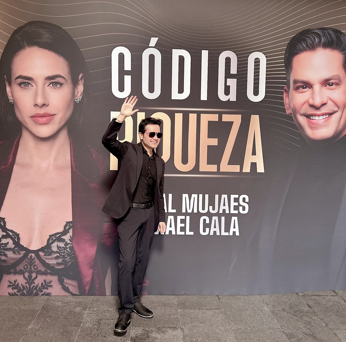 JosafatEspinosa's tweet photo. ¡Qué día tan extraordinario el de hoy! 🙌🏻✨

Gracias querido Ismael @cala mi amigo, mi mentor y el hombre que confió en mí para compartir su escenario. 

Ser tu testimonio vivo frente a esta gran audiencia fue uno de los momentos más significativos de mi vida. 🙏

Gracias @CoralMujaes por impulsar un evento tan poderoso como Código Riqueza…la energía que construyeron juntos se sintió desde el primer minuto hasta el último. 💫

Pero sobre todo, gracias a ti que estuviste ahí hoy. 🙏

Te vi bailar, llorar, cantar hasta gritar un Kamehameha que retumbó en toda la sala. 🐉✨ ¡Eso me lo llevo para siempre!

💰💵👏🏻¡A seguir construyendo, a seguir expandiéndonos y a seguir generando riqueza hoy y siempre!💰✨

#dragonball #cantanteoficial #elnuehoshowmandemexico #RealCapital #liveyourdreams