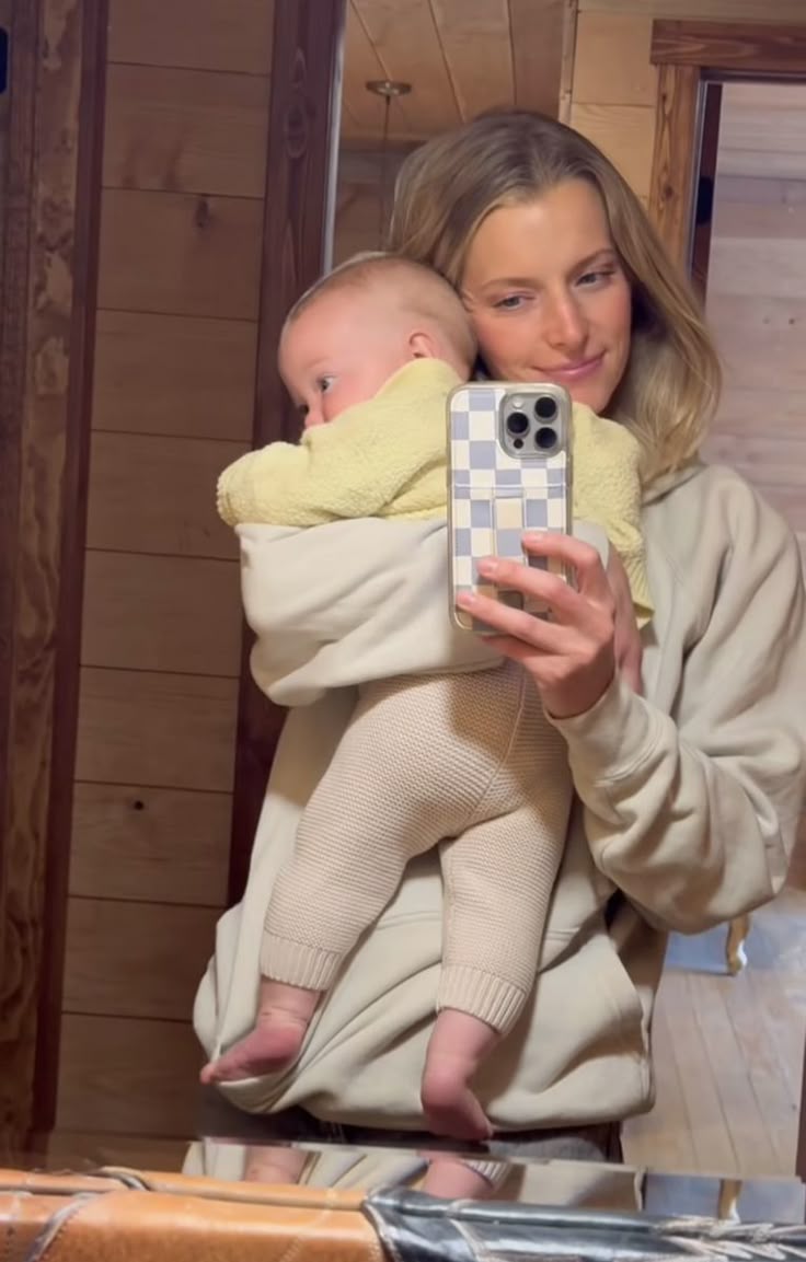 Barefoot Pregnant tweet media