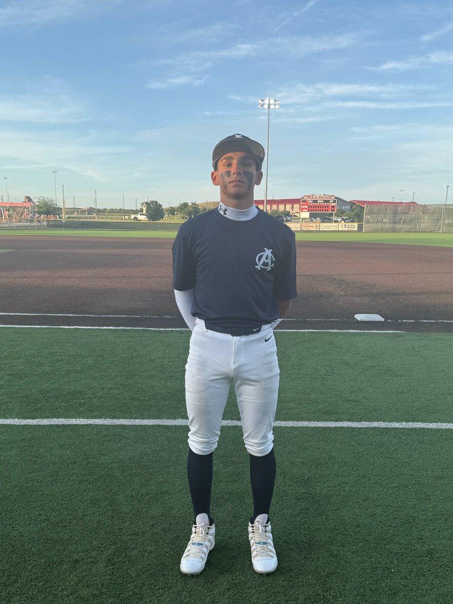 FiveToolTexas's tweet photo. F: CAB Arlington HS 7, Midland Titans Brown 3
PoG: @ianr_4 2-2, 3R, BB https://t.co/Ei0Zk4vbup