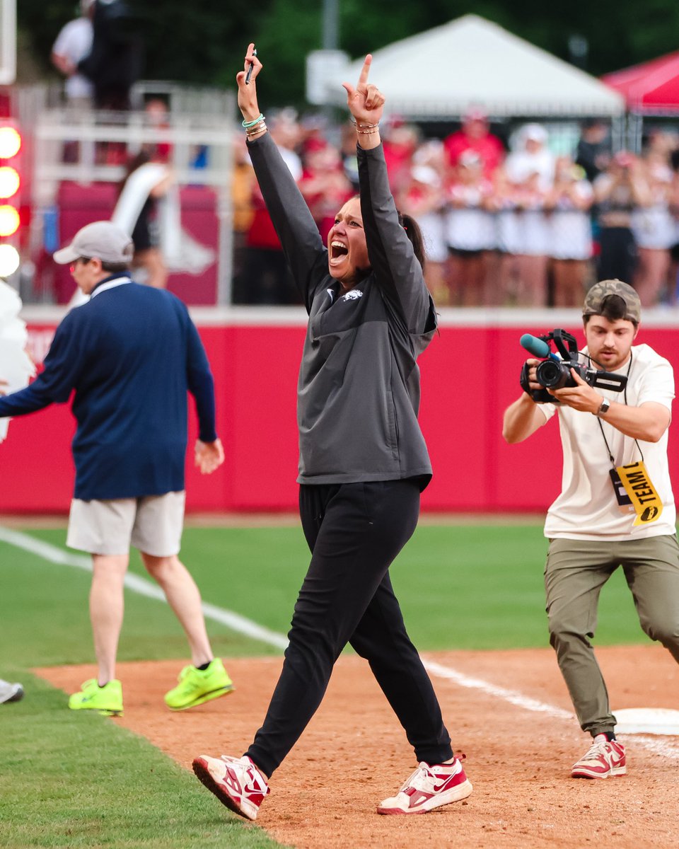 Arkansas Softball tweet media