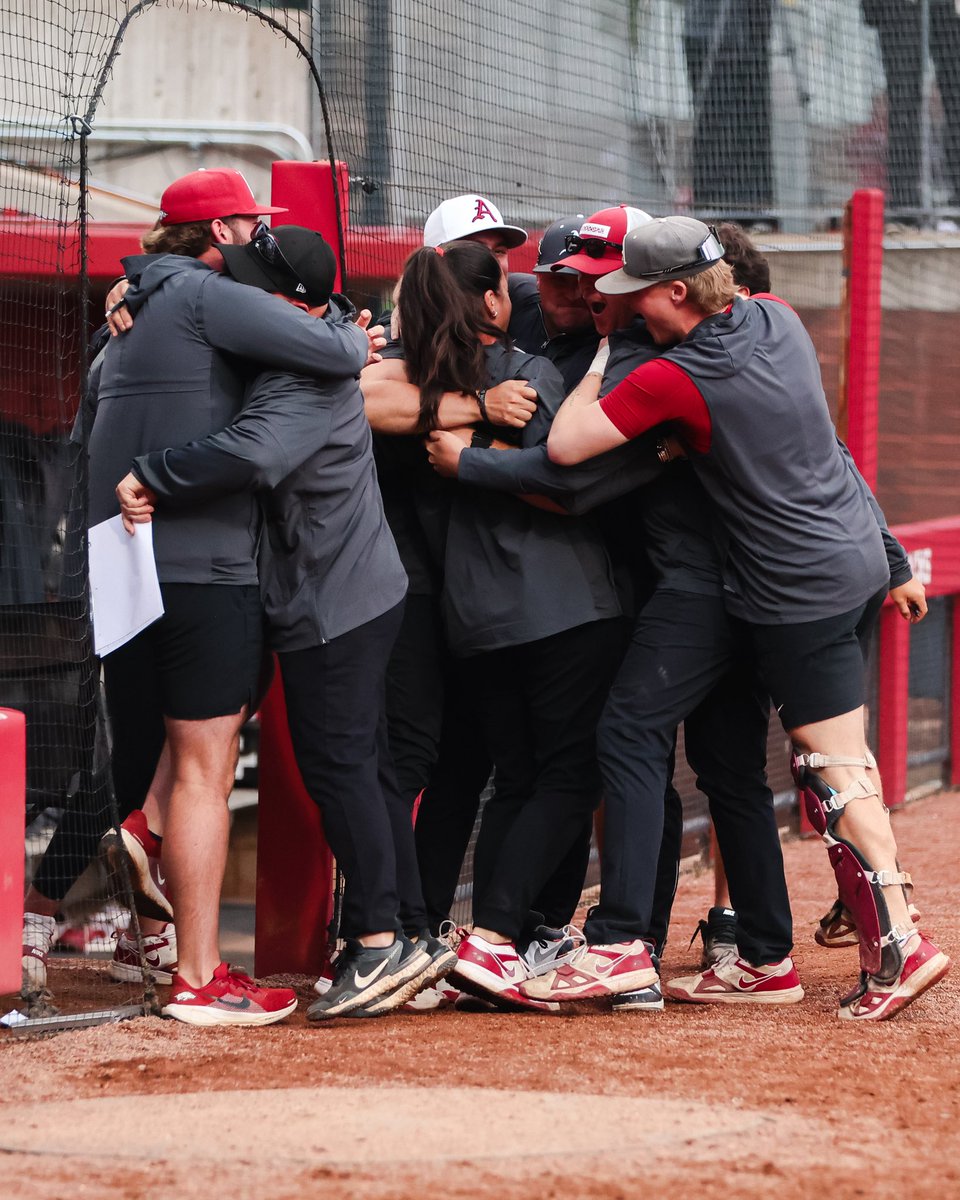 Arkansas Softball tweet media