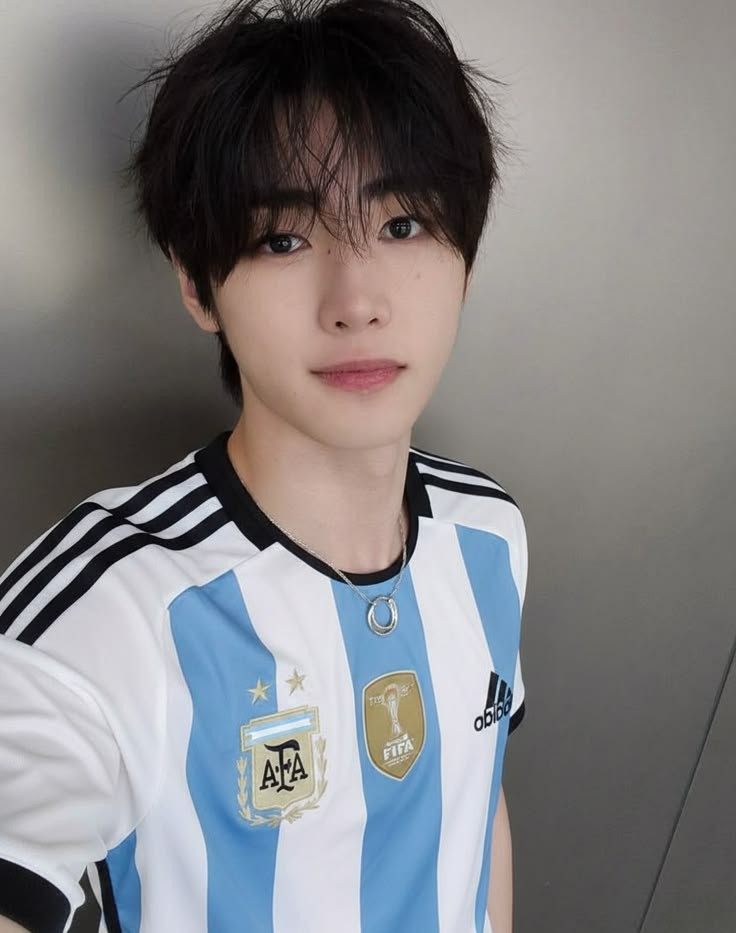 EN7starr's tweet photo. En-timee✨✨
Masivaaaaaa🗣️

Q prefieress

   Hoon                  O             Hoon
Argentino                         Brazileño

#SevEN_Deserve_Respect
#Our_sevEN_Vampires
Dejen sus tagsss 😺 https://t.co/JcYFf3qeoW