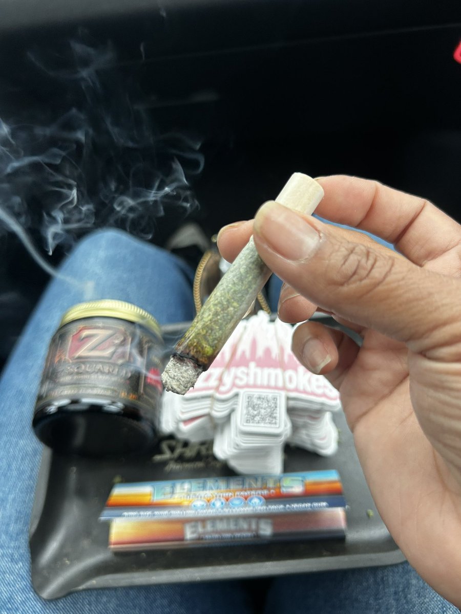 izzy 😮💨 tweet media