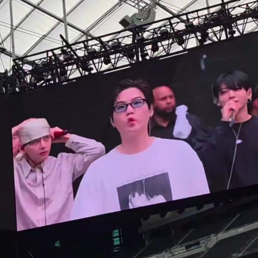 AGUST D CHARTS tweet media