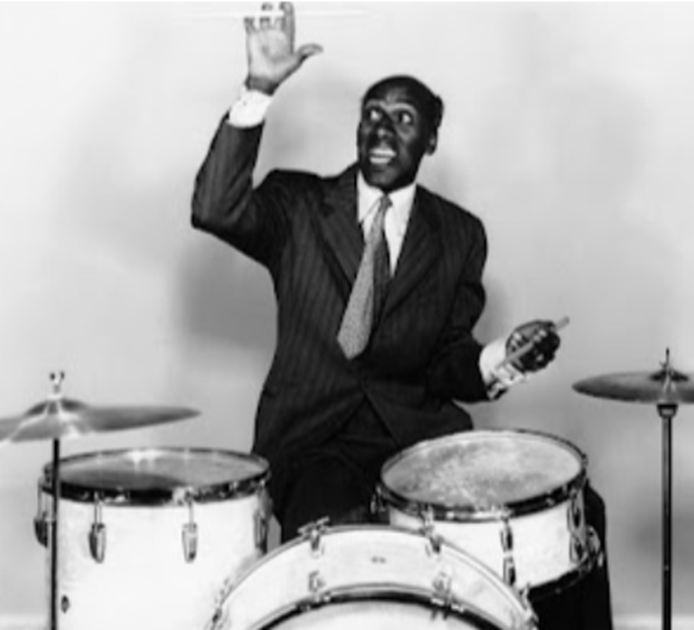 bambooshooti's tweet photo. The radio gig was a massive success, the name stuck, and a legendary entertainment persona was born. For eight years, Crothers performed five days a week on the radio, building a massive Midwestern fan base. He formed his own jazz combo, and they toured extensively throughout the Midwest. /4