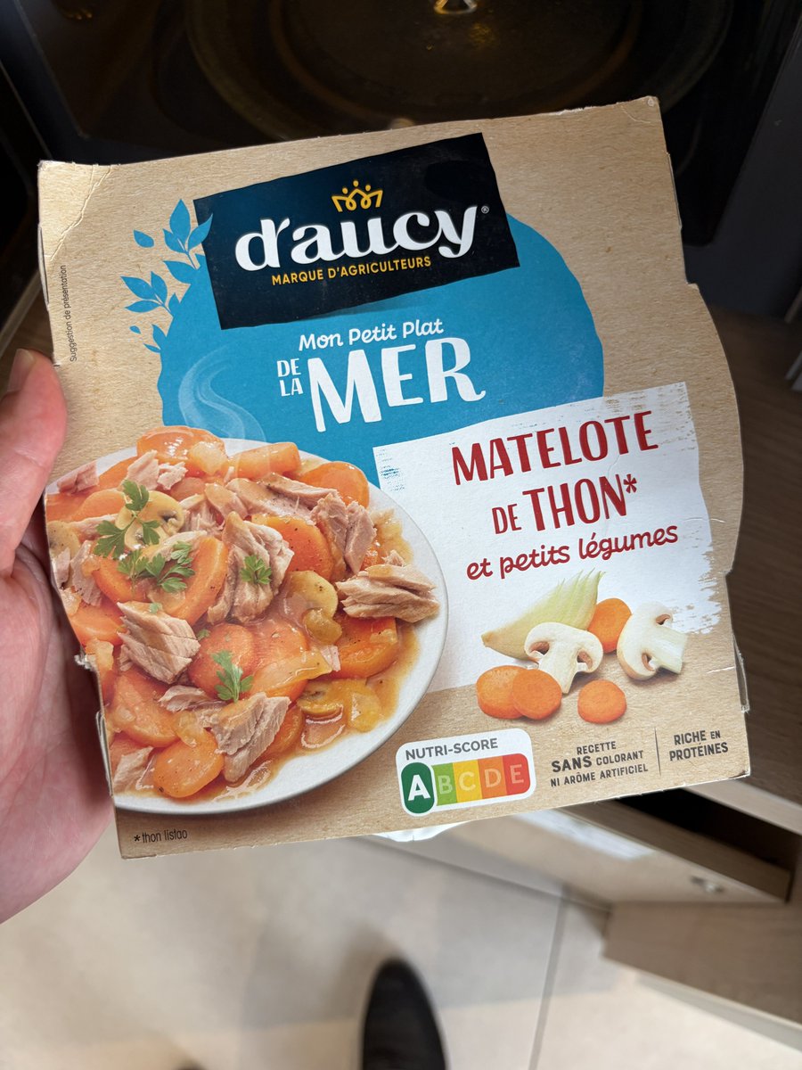 tycattrip35's tweet photo. フランスのスーパーはチンするご飯が豊富！
リゾットやラザニア、シチューまで2.5€ほどで購入でき、レンジ調理で美味しい。
外食は高くついてしまうので、たまにはこういう選択肢も旅のアクセントになります。 https://t.co/puXjY7hB28