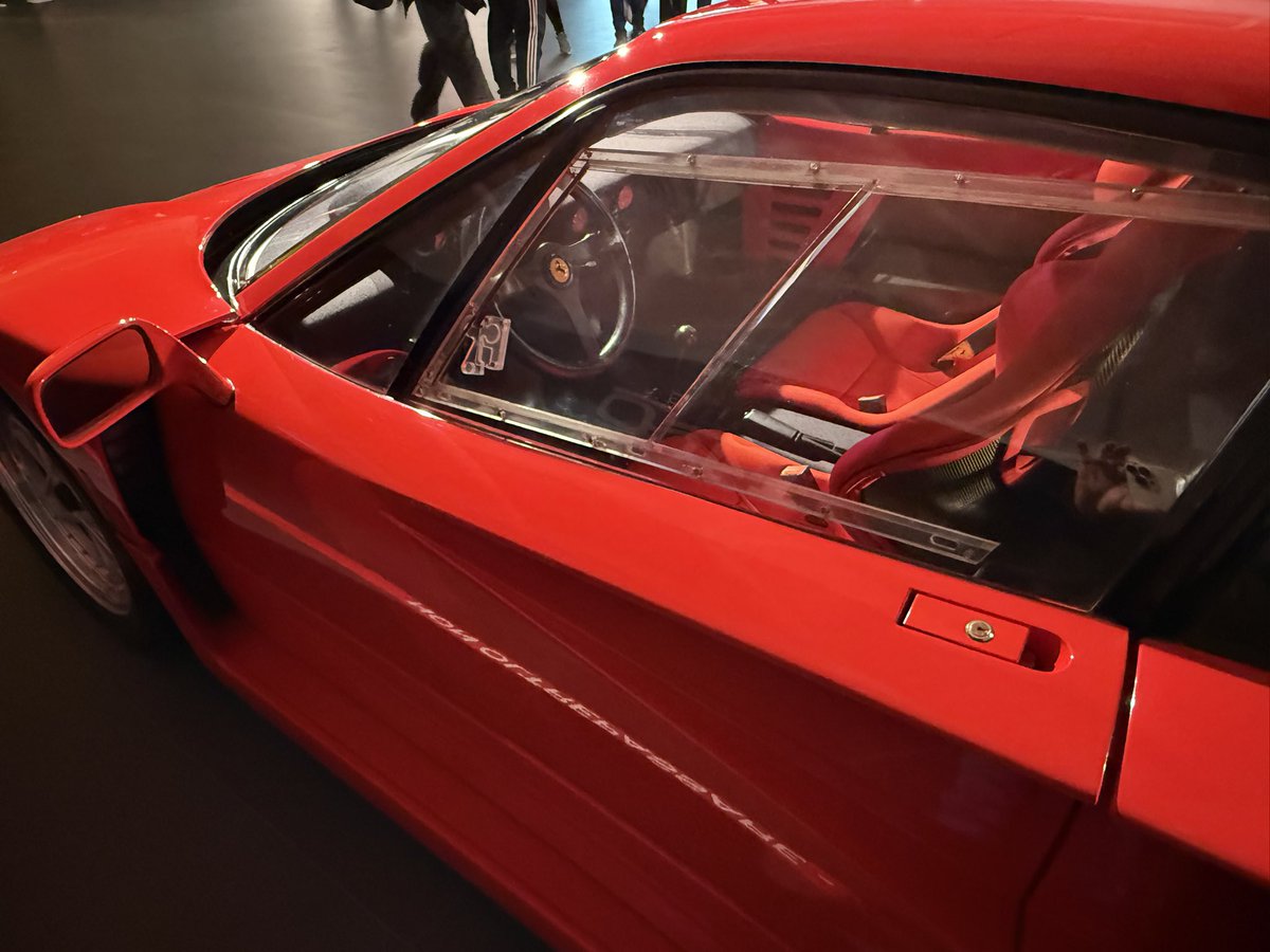 MeierCarsten's tweet photo. Presented 1987 and ahead of his time. #Ferrari F40 #Maranello #Legends https://t.co/9h57KRLSRB