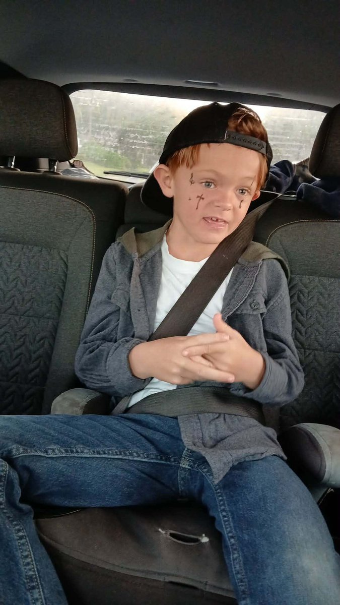 RavenGator5215's tweet photo. @JellyRoll615 my son Tucker (7) is your biggest fan. He his picture is of him dressed like you for school! You’re coming to our city (west palm beach) and we couldn’t get tickets unfortunately so he said we’re gunna sit outside our house and see if we can hear your concert! Lol https://t.co/wlAwKsAABF