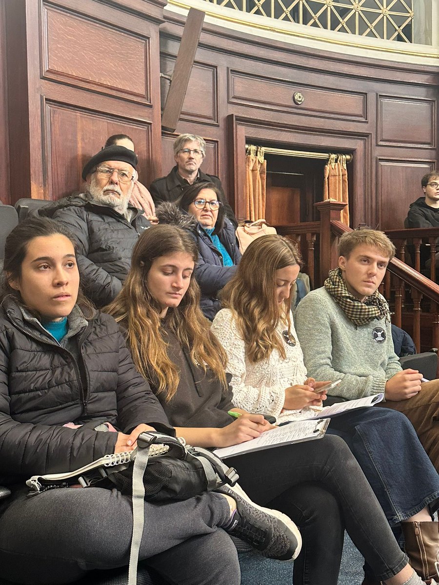 fepreco's tweet photo. 🏢 Conversamos con estudiantes, académicos, usuarios y pacientes sobre el Sistema de Atención en Salud Pública hoy en actividad de la AEM. 

🗣️ Muy rico y potente el intercambio con planteos de disenso y consenso, matices y aportes, todos bienvenidos para que el proyecto crezca pensando en el derecho al acceso oportuno y, con equidad territorial y social en la salud. 

☑️ Ese es el camino.