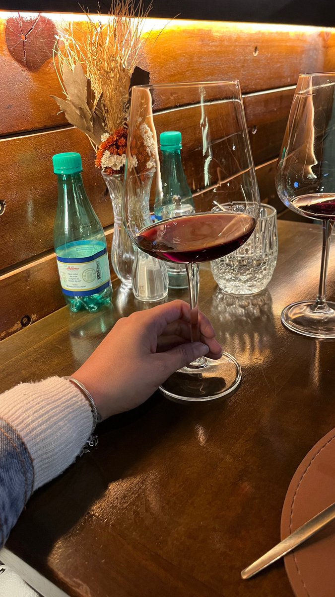 Alessandrarp07's tweet photo. ☘️🍷 https://t.co/mOTvy6FtKo