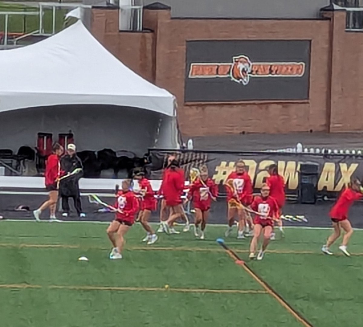 MelCuse19's tweet photo. Let's Go @MelissaPearsall @MaryvilleWLAX Let's win that Natty!! 40F, torrential rain, and high winds. We are here! #ncaawlax D2 Champs. @IWLCA @ILWomen #cuselaxfam 🍊 @CuseWLAX https://t.co/JhhDLAn6l2
