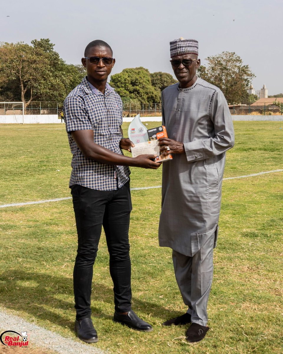 RealDeBanjulFC's tweet photo. Happiest birthday to our able Vice President, Mr. Pa Yusufa Samba 🎂🎉!

Here is to many happy returns, Boss.

#rdb #mrsamba #real4real #cityboys #realdebanjul https://t.co/9oX9nEZ1Tz