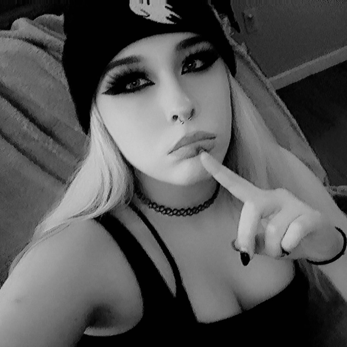 𝔞𝔫𝔤𝔢𝔩 ⟡.· tweet media