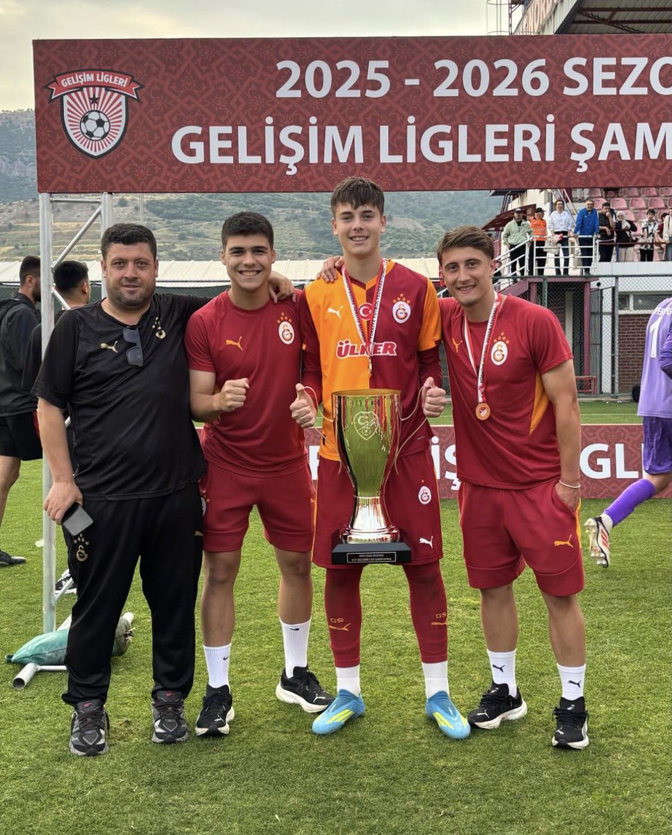 GS_Altyapi's tweet photo. �� ŞAMPİYON TAKIM! 🦁 https://t.co/ku7BdTuGVO