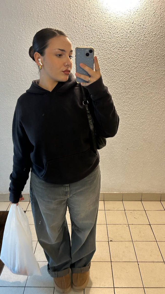 Hannahcomdaa tweet media