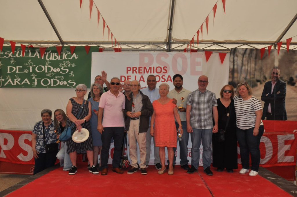 franmartagui's tweet photo. Hoy he podido acompañar a los compañeros de @SFH_PSOE en los Premios de la Rosa.

San Fernando de Henares es ejemplo de buena gestión socialista con un alcalde excepcional como @JaviCorpa.

Tuve el honor de entregar uno de los reconocimientos a @espinar_mar. ¡Qué lujo!

A seguir trabajando desde el @psoe_m para dar respuesta a los problemas reales de los madrileños. Pronto, @oscarlopeztwit presidirá la Comunidad de Madrid.