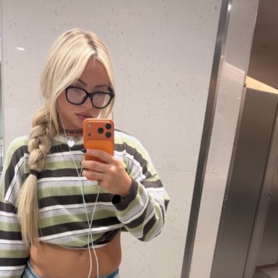 Realmorganoff's tweet photo. #NewProfilePic https://t.co/jLH6YKts6S