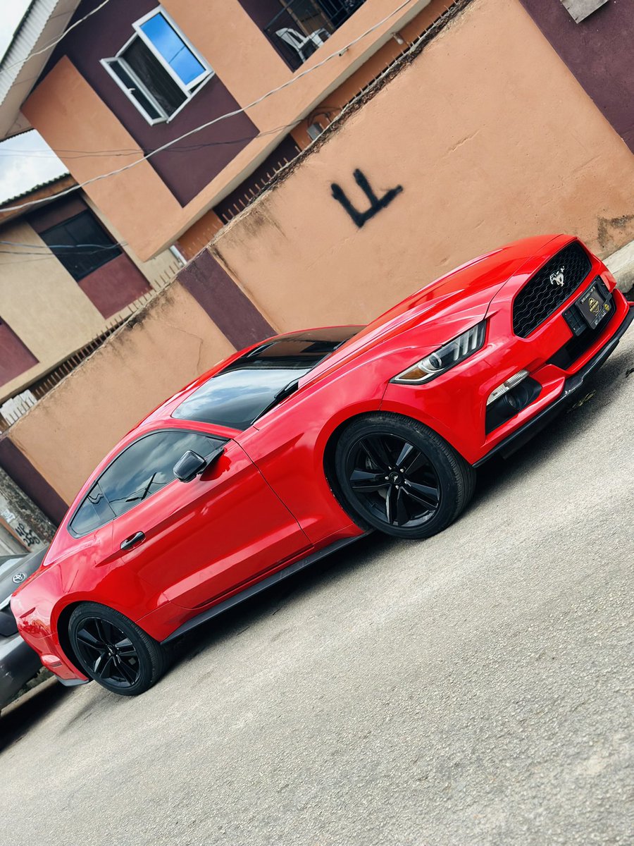 TimilehinJohn6's tweet photo. FORD MUSTANG 🐎…ShotByMe 

#Mustang #CarLife #SunsetDrives #TdPhotograph https://t.co/omt6eJ4npr
