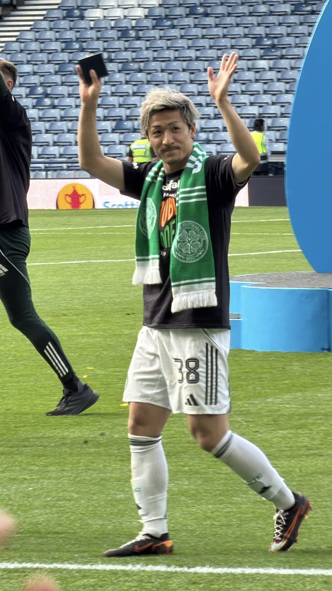 nwiggins02's tweet photo. This is @M_daizen_1020 he will always be a part of the @CelticFC family   Thanks for the memories and Arigato #CelticFC #Daizen #YNWA https://t.co/VZ5SGWY7jt