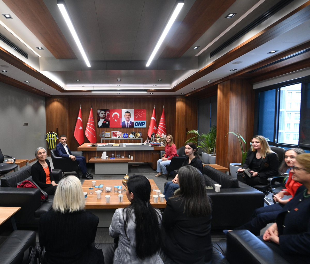 Özgür Çelik tweet media
