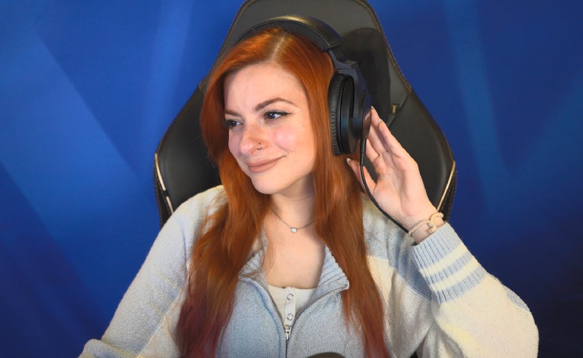VikkiKitty tweet media