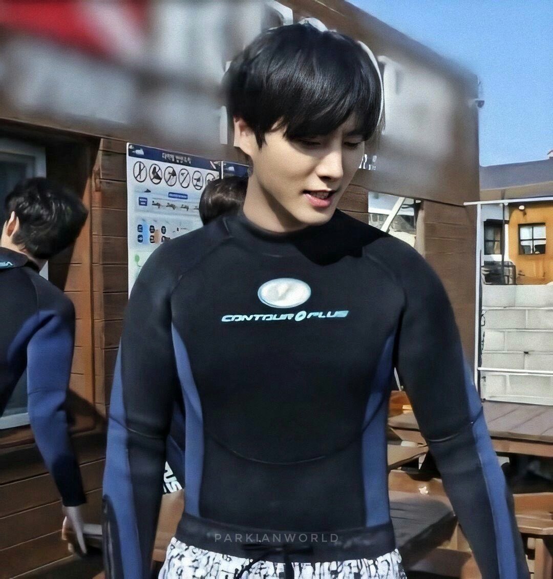 칠이 tweet media