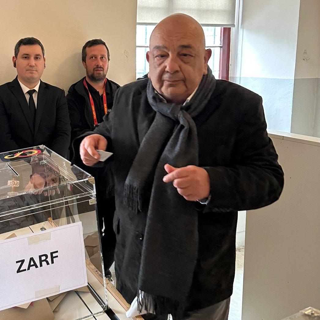 lemarcaspors_'s tweet photo. Galatasaraylı yöneticiler, Ahmet Yüce'nin “GSTV'yi tekrardan açın” önerisini değerlendirmeye alacaklarını aktardı. (Yakup Çınar) https://t.co/L5uXHP86ia